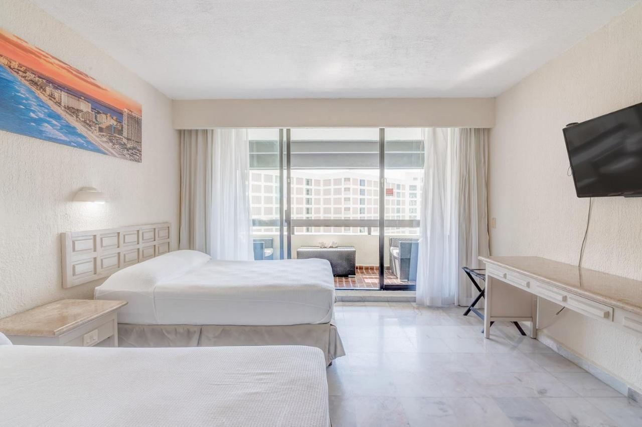 Condos In Prime Cancun Location Plus 3 Pools Bagian luar foto