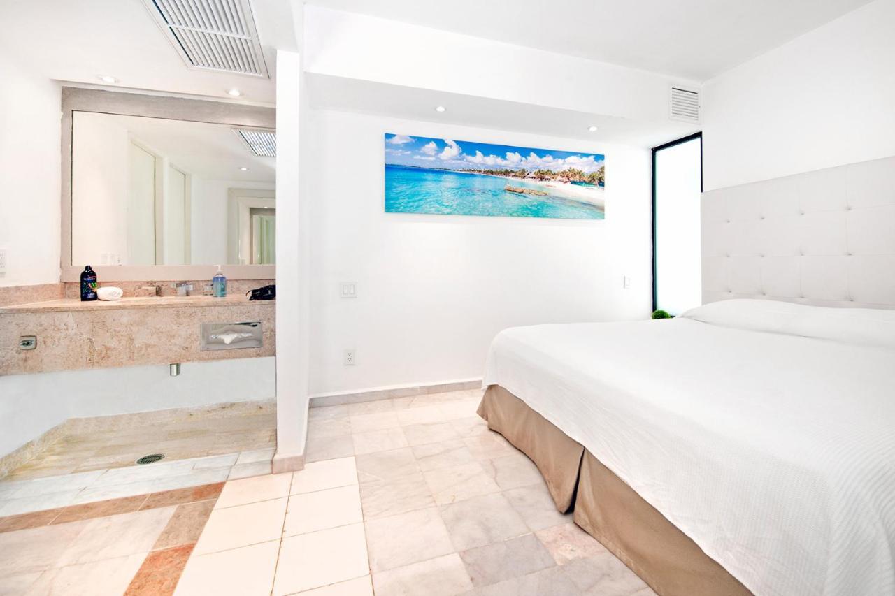 Condos In Prime Cancun Location Plus 3 Pools Bagian luar foto