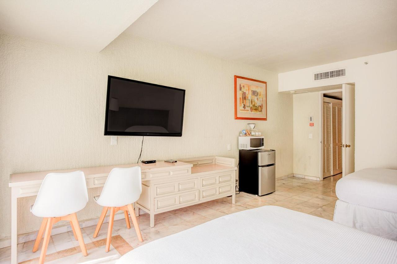 Condos In Prime Cancun Location Plus 3 Pools Bagian luar foto