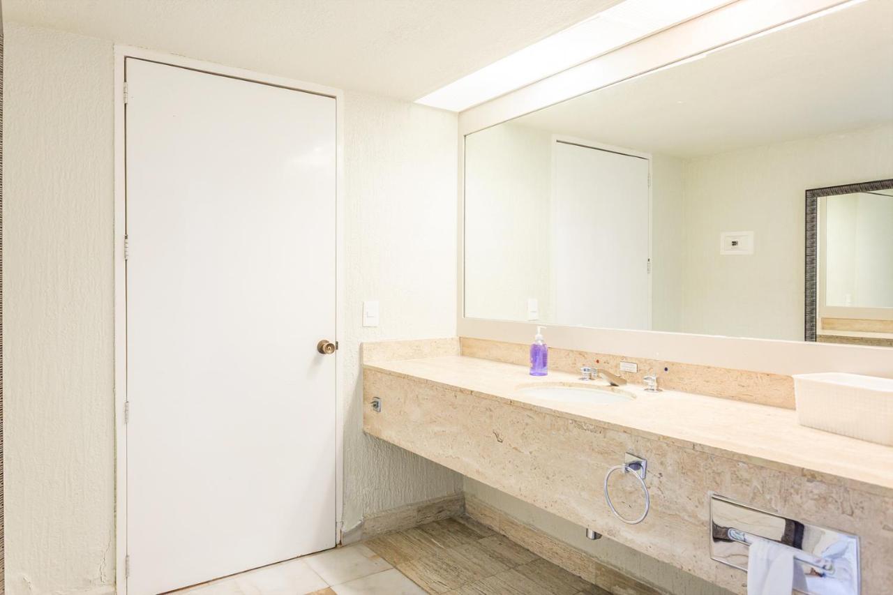 Condos In Prime Cancun Location Plus 3 Pools Bagian luar foto