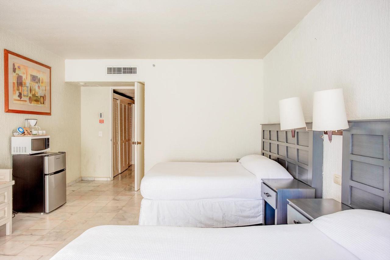 Condos In Prime Cancun Location Plus 3 Pools Bagian luar foto