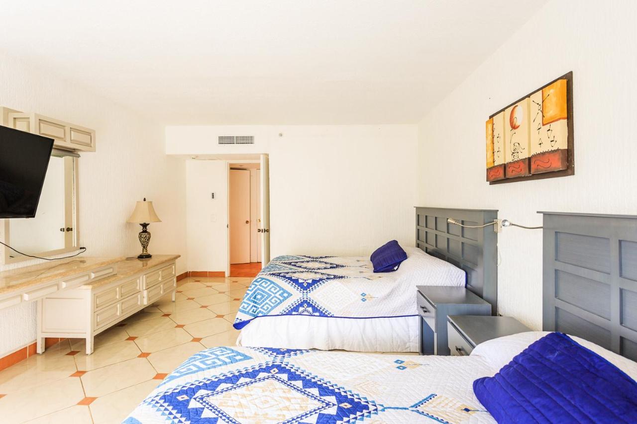 Condos In Prime Cancun Location Plus 3 Pools Bagian luar foto